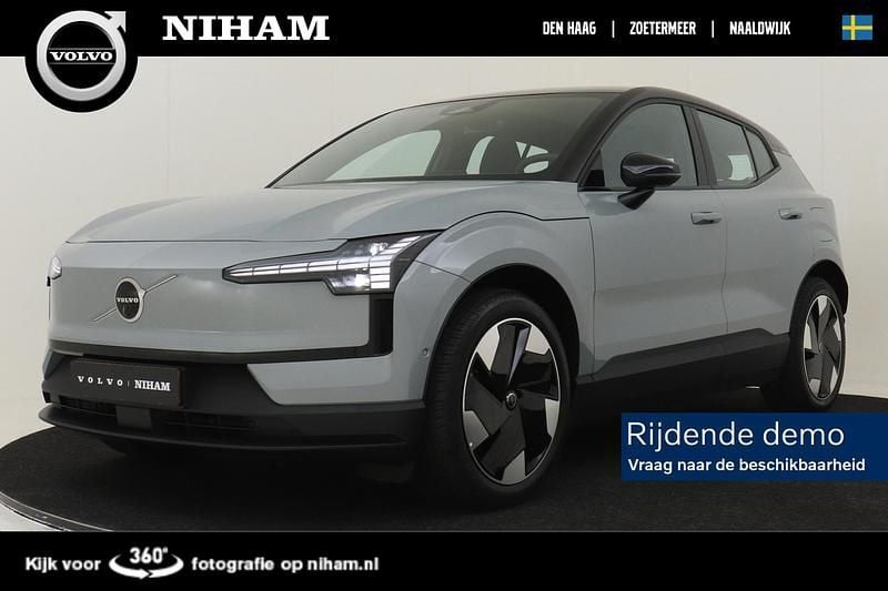 Grijs Gebruikt 2025 Volvo EX30 Performance SUV | € 38.490 (Eerlijke prijs) - Afbeelding 1/4
