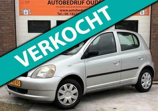 Grijs Gebruikt 2002 Toyota Yaris Sol Hatchback | € 1.995 (Goede deal) - Afbeelding 1/4