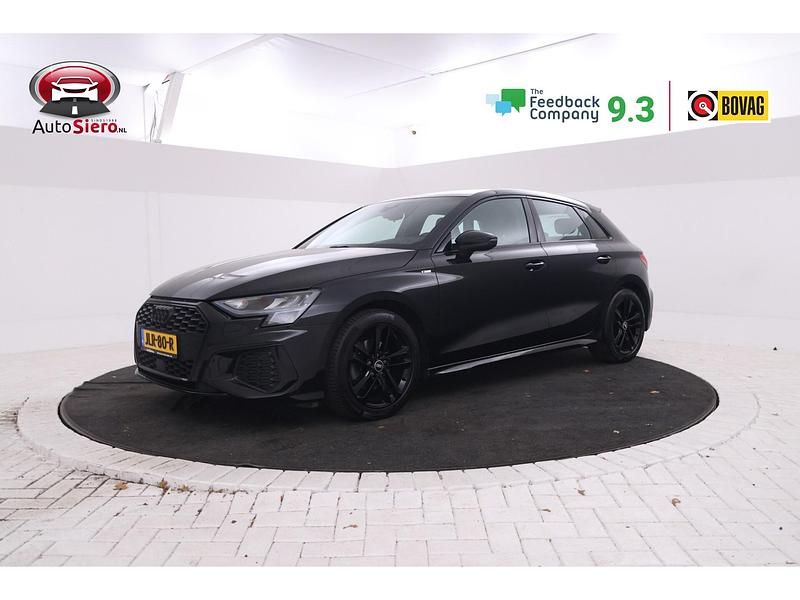 Zwart Gebruikt 2022 Audi A3 Hatchback | € 23.995 (Eerlijke prijs) - Afbeelding 1/4