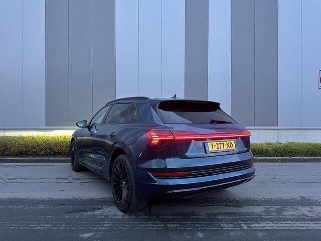 Occasion Audi e-tron Black Edition 300 kW (408 PK) 2020 Blauw (metallic) SUV