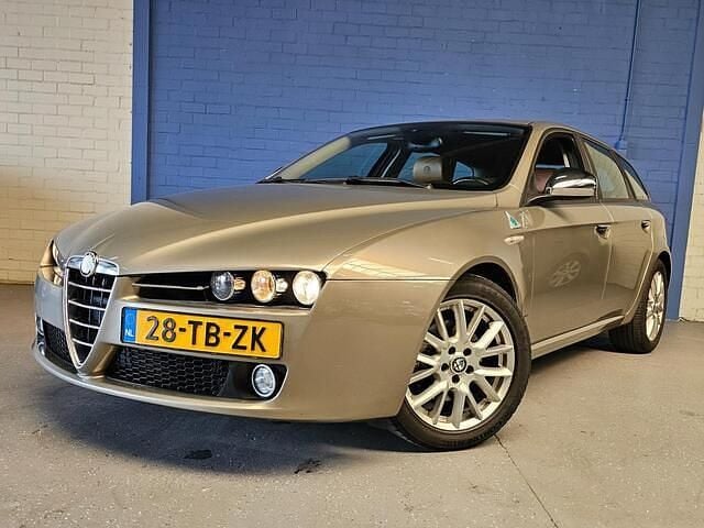 Grijs Gebruikt 2006 Alfa Romeo 159 Distinctive Stationwagen | € 3.950 (Duur) - Afbeelding 1/4