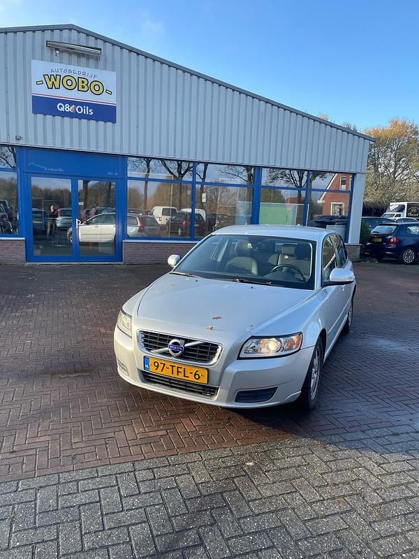 Grijs Occasion 2012 Volvo V50 Stationwagen | € 3.500 - Afbeelding 1/4