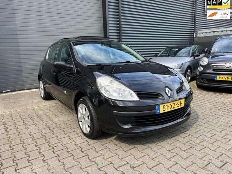 Zwart Gebruikt 2007 Renault Clio II Hatchback | € 1.250 (Eerlijke prijs) - Afbeelding 1/4