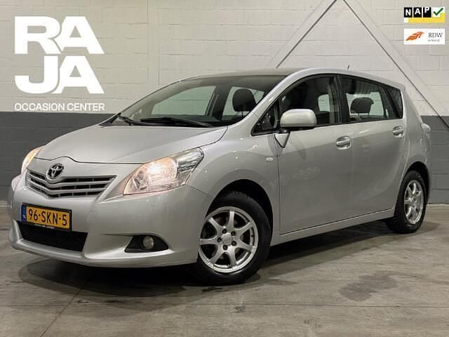 Zilver Occasion 2011 Toyota Verso Business Edition MPV | € 5.995 (Goede deal) - Afbeelding 1/4