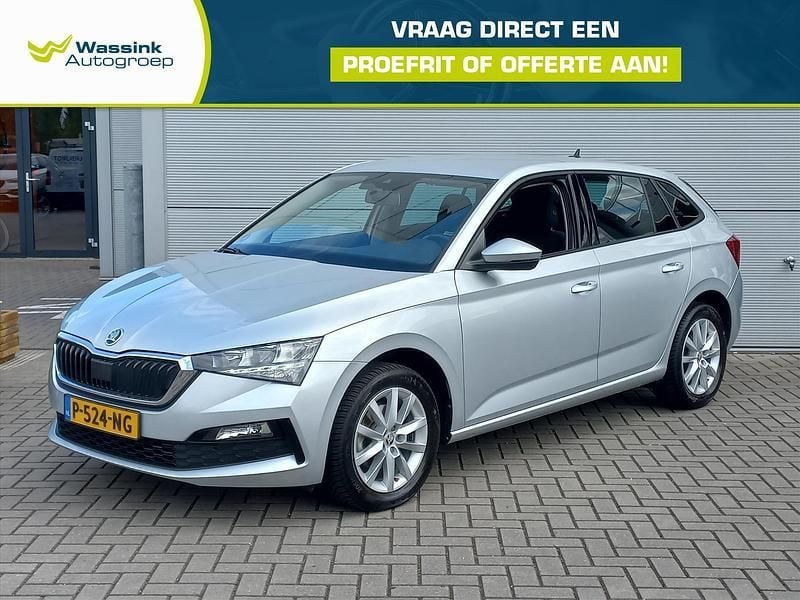 Grijs Gebruikt 2022 Skoda Scala Ambition Hatchback | € 17.435 (Eerlijke prijs) - Afbeelding 1/4