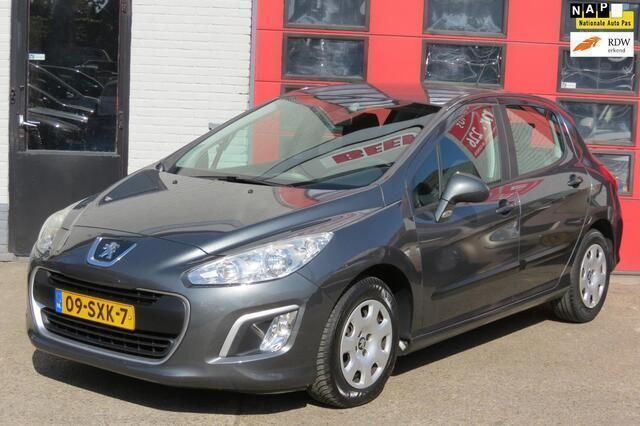 Grijs, metallic lak Gebruikt 2012 Peugeot 308 Access Hatchback | € 3.950 (Eerlijke prijs) - Afbeelding 1/4