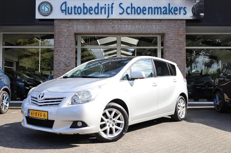 Grijs Gebruikt 2010 Toyota Verso MPV | € 8.945 (Eerlijke prijs) - Afbeelding 1/4