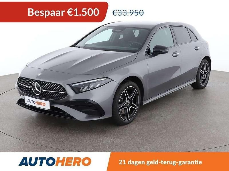 Grijs Gebruikt 2023 Mercedes A250 AMG line Hatchback | € 32.649 (Goede deal) - Afbeelding 1/3