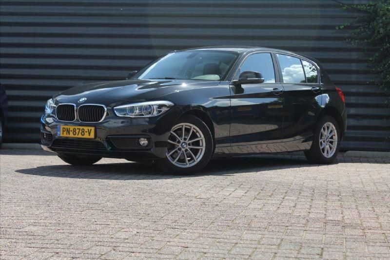 Zwart Gebruikt 2017 BMW 118 Hatchback | € 19.950 (Eerlijke prijs) - Afbeelding 1/4