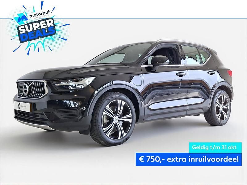 Zwart Gebruikt 2021 Volvo XC40 Inscription SUV | € 29.990 - Afbeelding 1/4