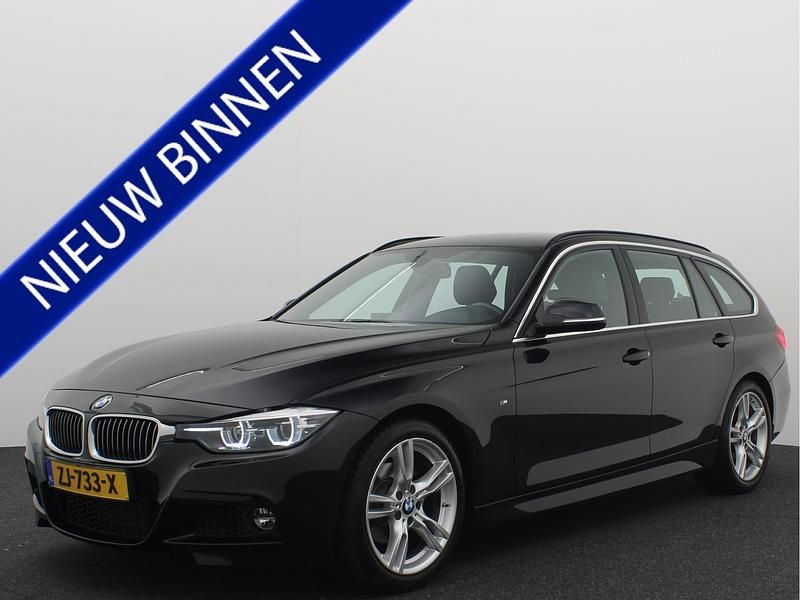 Zwart Gebruikt 2019 BMW 318 M Sport Stationwagen | € 20.183 (Eerlijke prijs) - Afbeelding 1/4