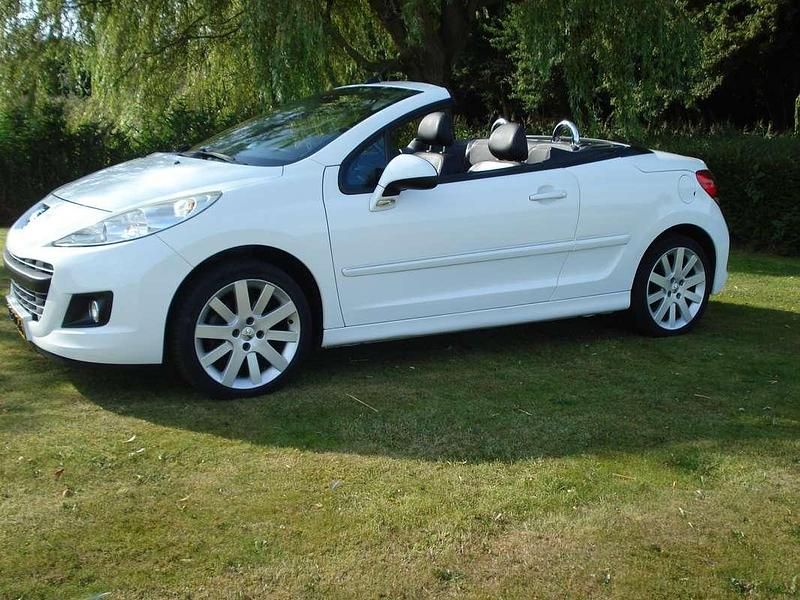 Wit Gebruikt 2011 Peugeot 207 Griffe Cabriolet | € 4.250 (Eerlijke prijs) - Afbeelding 1/4