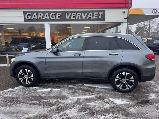Grijs Occasion 2021 Mercedes GLC300 Business SUV | € 37.950 (Super prijs) - Afbeelding 1/3