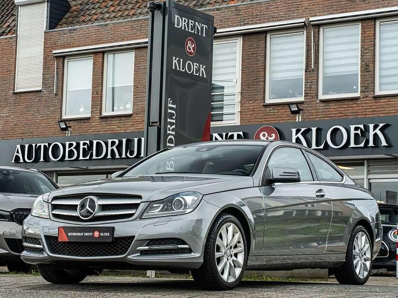 Grijs Gebruikt 2011 Mercedes C350 Coupé | € 13.950 (Goede deal) - Afbeelding 1/4