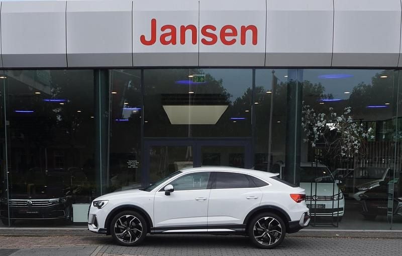 Wit Gebruikt 2021 Audi Q3 SUV | € 49.950 - Afbeelding 1/4
