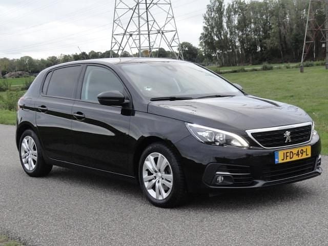Zwart Occasion 2020 Peugeot 308 Hatchback | € 10.995 (Goede deal) - Afbeelding 1/4