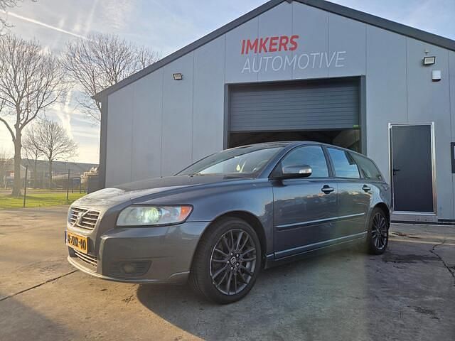 Grijs Gebruikt 2009 Volvo V50 Stationwagen | € 1.750 - Afbeelding 1/4