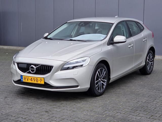 Bruin Occasion 2018 Volvo V40 Hatchback | € 14.400 (Goede deal) - Afbeelding 1/3