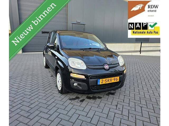 Zwart Gebruikt 2013 Fiat Panda Lounge Hatchback | € 3.994 (Goede deal) - Afbeelding 1/4