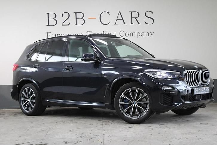 Zwart (metallic) Occasion 2018 BMW X5 Executive SUV | € 45.900 - Afbeelding 1/4