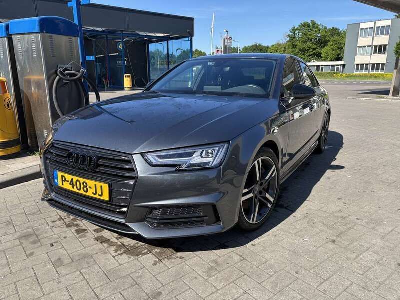 Gebruikt 2018 Audi A4 Black Edition Sedan | € 25.500 (Eerlijke prijs) - Afbeelding 1/4