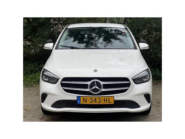 Wit Gebruikt 2021 Mercedes 200 MPV | € 9.990 - Afbeelding 1/4