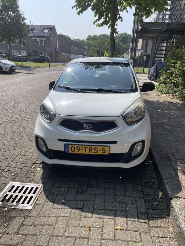 Gebruikt 2012 Kia Picanto Attract Hatchback | € 2.200 (Super prijs) - Afbeelding 1/4