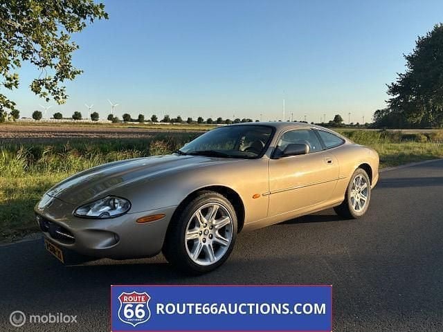 Zwart Gebruikt 1998 Jaguar XK8 | € 6.500 - Afbeelding 1/4