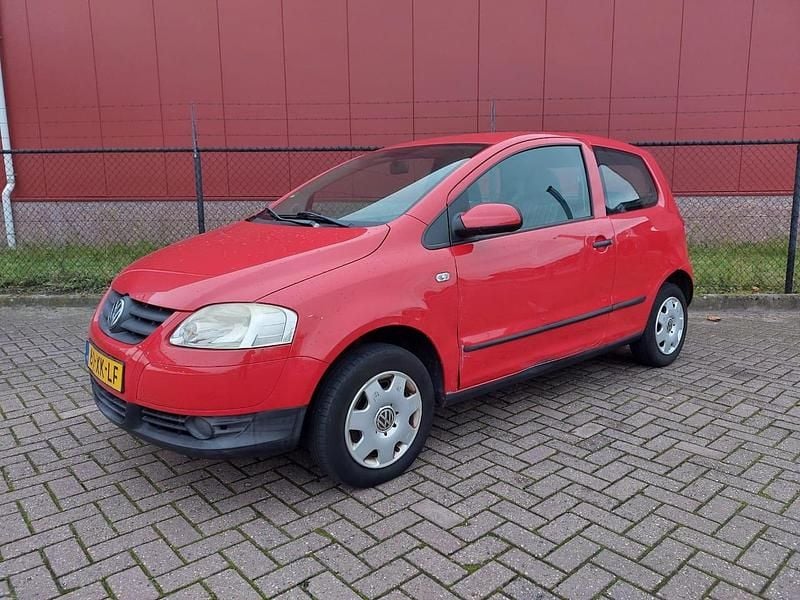 Rood Gebruikt 2007 VW Fox Trendline Hatchback | € 999 (Goede deal) - Afbeelding 1/4