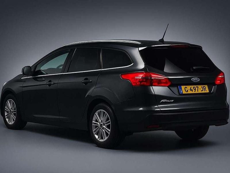 Zilver Occasion 2017 Ford Focus Titanium Stationwagen | € 7.200 (Eerlijke prijs) - Afbeelding 1/4