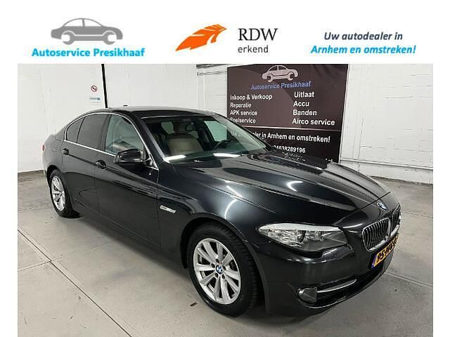 Grijs Gebruikt 2011 BMW 523 Executive Sedan | € 9.795 (Goede deal) - Afbeelding 1/4