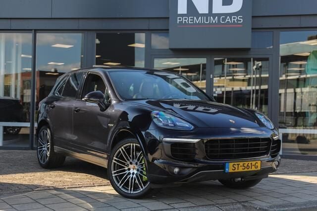 Zwart Gebruikt 2016 Porsche Cayenne Platinum Edition SUV | € 39.990 (Eerlijke prijs) - Afbeelding 1/4