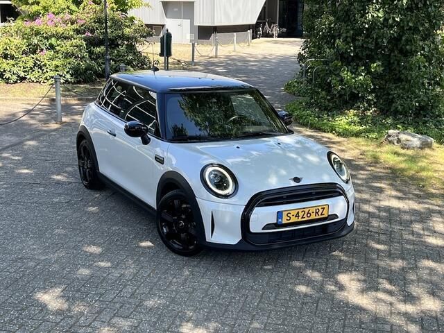 Wit Gebruikt 2023 Mini Cooper Hatchback | € 23.850 (Eerlijke prijs) - Afbeelding 1/4