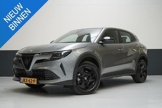 Grijs Gebruikt 2025 Alfa Romeo Junior Edizione Speciale SUV | € 31.895 (Eerlijke prijs) - Afbeelding 1/4