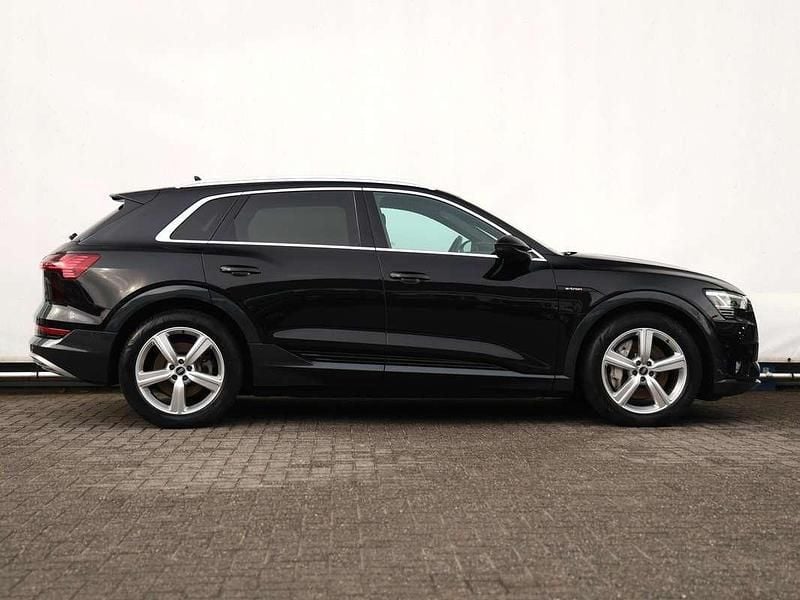Occasion Audi e-tron Advanced 300 kW (408 PK) 2022 Zwart (metallic) SUV