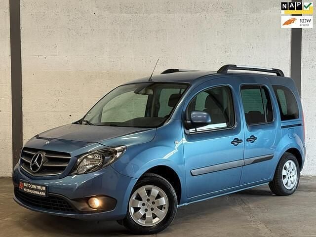 Blauw Gebruikt 2019 Mercedes Citan 112 MPV | € 18.450 (Iets duurder) - Afbeelding 1/4