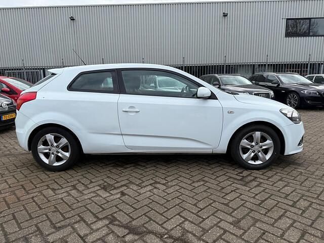 Occasion Kia ProCeed Plus 105 PK (77 kW) 2012 Wit Hatchback