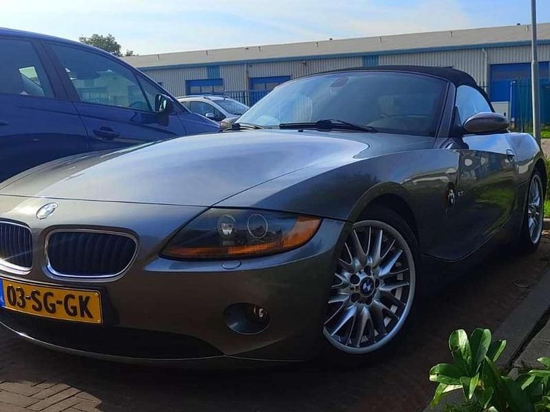 Grijs Gebruikt 2003 BMW Z4 Cabriolet | € 8.250 (Goede deal) - Afbeelding 1/4