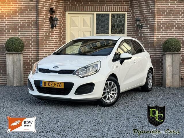Wit Gebruikt 2013 Kia Rio Comfort Hatchback | € 5.950 (Eerlijke prijs) - Afbeelding 1/4