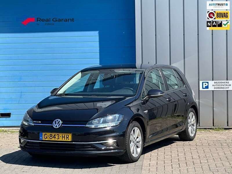 Zwart, metallic lak Gebruikt 2019 VW Golf VII Comfortline Hatchback | € 12.996 (Goede deal) - Afbeelding 1/4