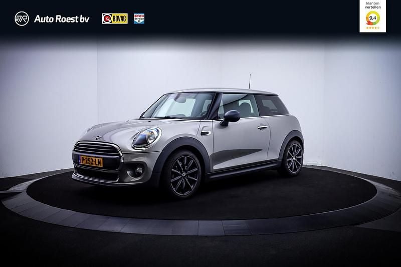 Grijs Gebruikt 2018 Mini Cooper Chili Hatchback | € 17.125 (Eerlijke prijs) - Afbeelding 1/4
