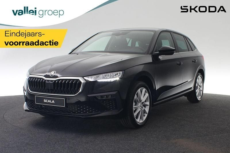 Zwart Nieuw 2025 Skoda Scala Business Line Hatchback | € 27.990 (Super prijs) - Afbeelding 1/4