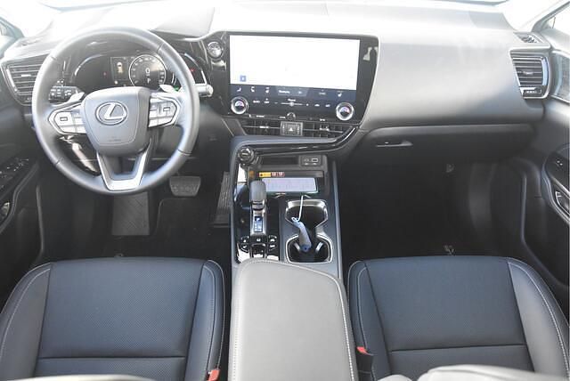 Occasion Lexus NX450h+ Luxury Line 185 PK (136 kW) 2025 Zilver SUV