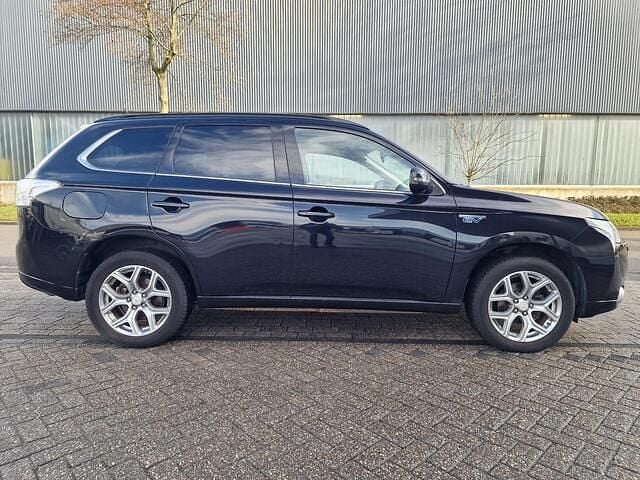 Occasion Mitsubishi Outlander Intense+ 121 PK (88 kW) 2013 Zwart SUV