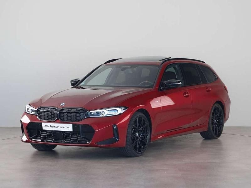 Fire rot metallic (rood metallic) Gebruikt 2025 BMW M340 M Sport Sedan | € 88.950 - Afbeelding 1/4