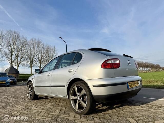 Occasion Seat Leon 125 PK (91 kW) 2001 Grijs Hatchback