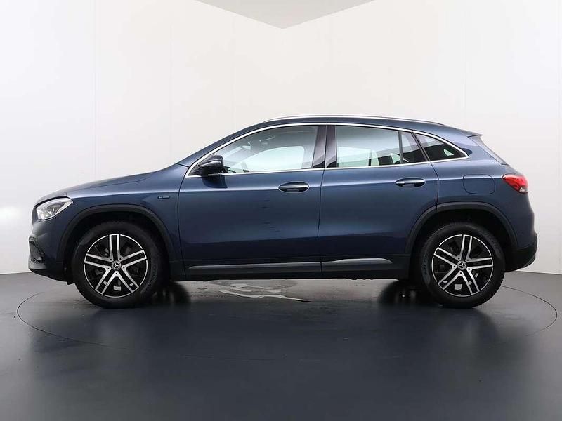 Occasion Mercedes GLA250 Business 218 PK (160 kW) 2021 Blauw SUV