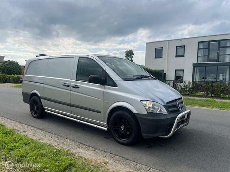 Zilver Gebruikt 2012 Mercedes Vito MPV | € 6.250 (Iets duurder) - Afbeelding 1/4