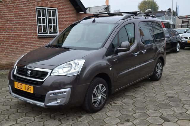Grijs, metallic lak Gebruikt 2018 Peugeot Partner Tepee Allure MPV | € 11.750 (Eerlijke prijs) - Afbeelding 1/4
