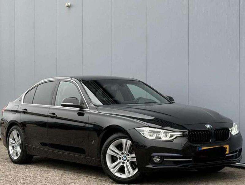 Zwart Occasion 2016 BMW 330 Sedan | € 15.750 - Afbeelding 1/4